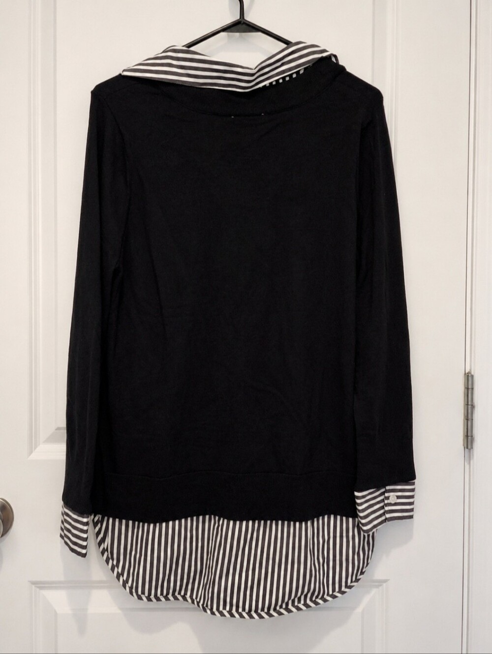 CHICOS BUILT-IN SHIRT KNIT SWEATER CHICOS SIZE 1 US Medium Black & White EUC - Picture 3 of 9